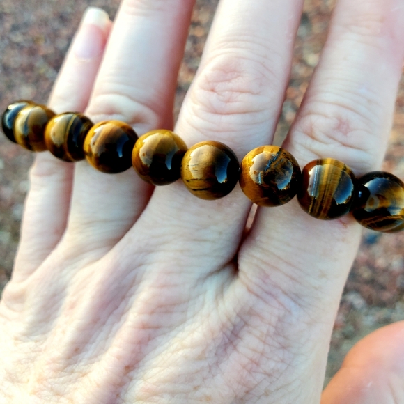 New Tiger Eye Beaded Stretch Bracelet. - Picture 4 of 16